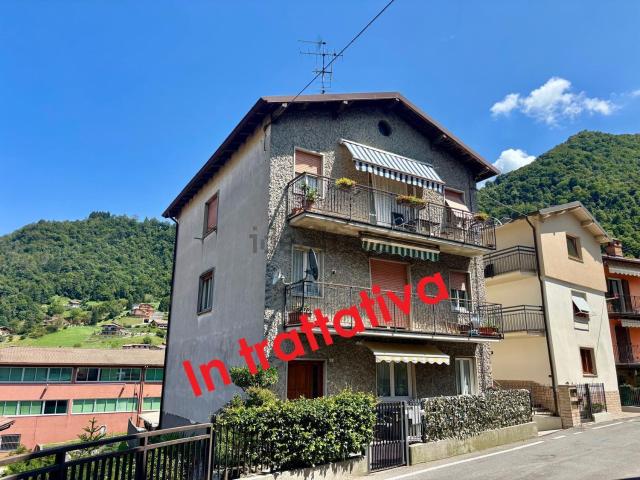 Appartamento in vendita di 100 m² in Via Cadamiani, 9