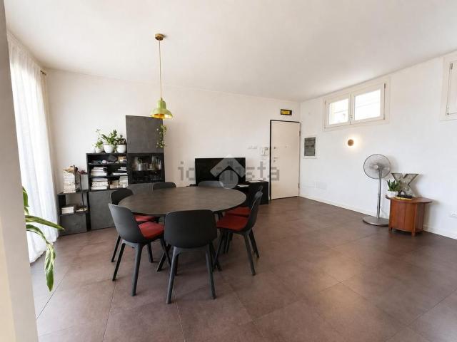 Appartamento in vendita di 100 m² in Via Caravaggio, 1