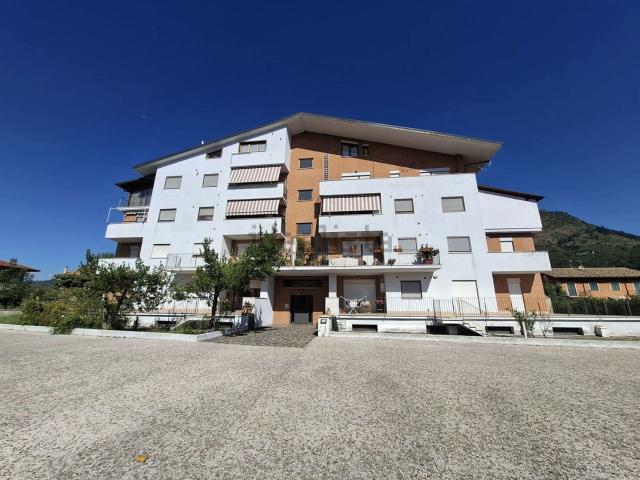 Appartamento in vendita di 100 m² in Via Carlo Cattaneo, 2