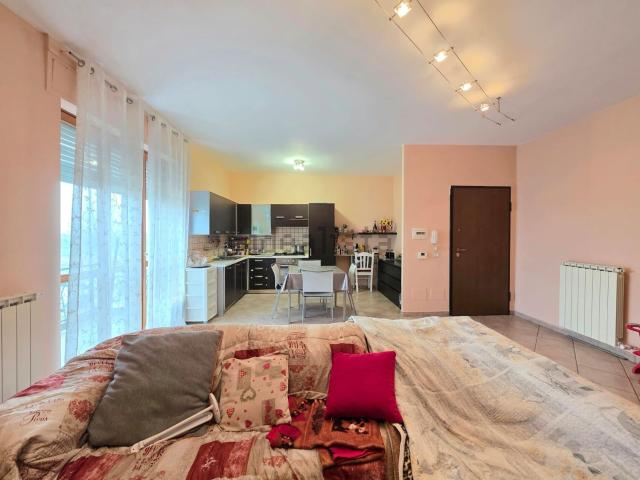 Appartamento in vendita di 100 m² in Via Carpi, 2