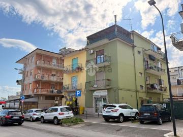 Appartamento in vendita di 100 m² in Via Carroceto, 134