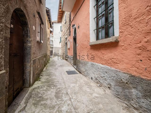 Appartamento in vendita di 100 m² in Via Centrale, 33