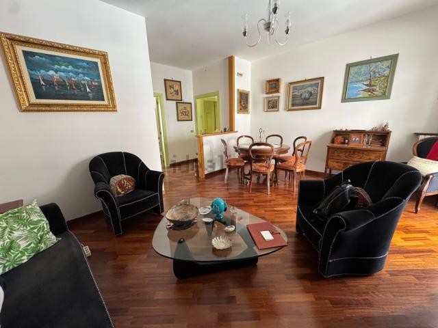 Appartamento in vendita di 100 m² in Via Cesare Battisti, 15