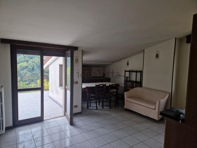Appartamento in vendita di 100 m² in Via Cesare Battisti, 97
