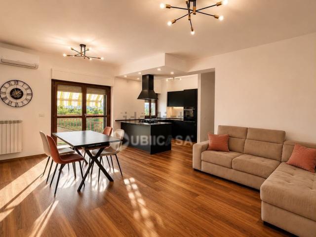 Appartamento in vendita di 100 m² in Via Circonvallazione