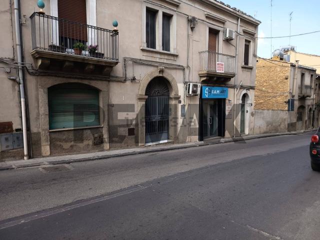 Appartamento in vendita di 100 m² in Via Circonvallazione, 276