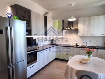 Appartamento in vendita di 100 m² in Via Cremona