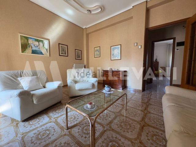 Appartamento in vendita di 100 m² in Via Criscione Lupis, 104