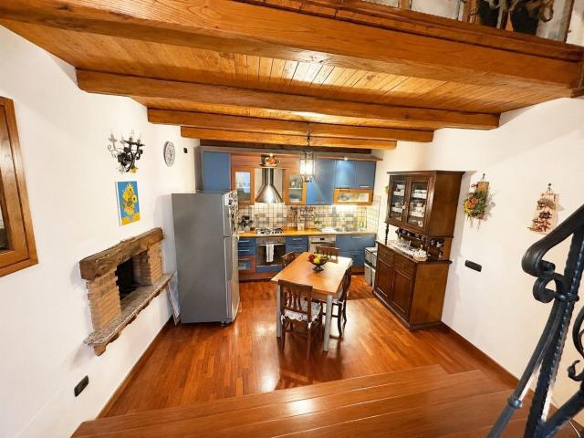 Appartamento in vendita di 100 m² in Via crognaleto, 95