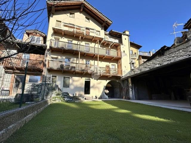 Appartamento in vendita di 100 m² in Via Croix de Ville, 57