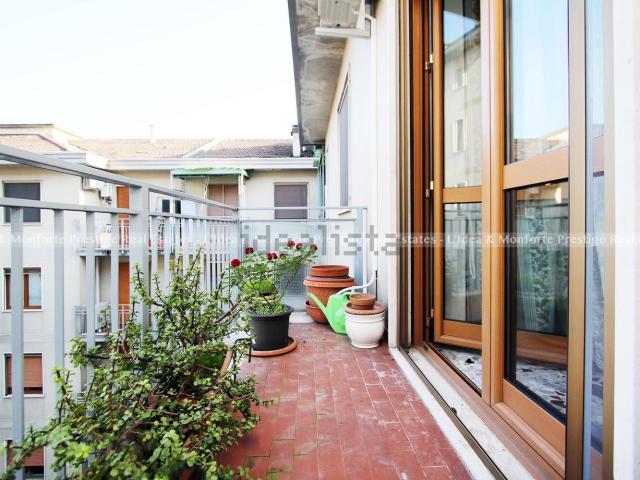 Appartamento in vendita di 100 m² in Via Curio Dentato, 11