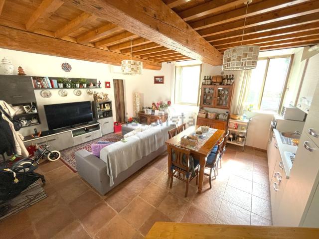 Appartamento in vendita di 100 m² in Via A. Gramsci, 330