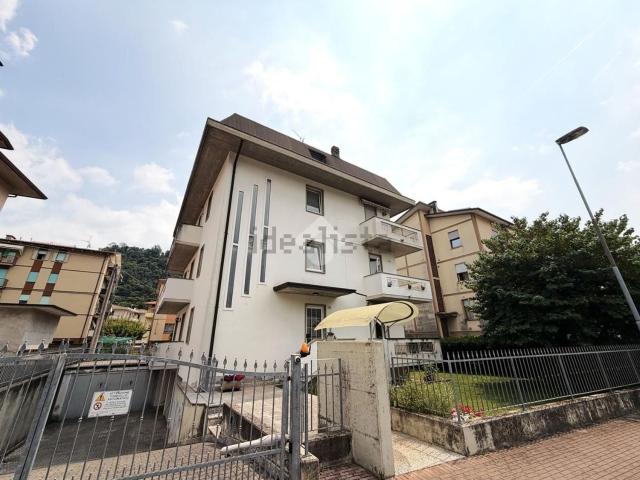 Appartamento in vendita di 100 m² in Via A. Meucci, 53