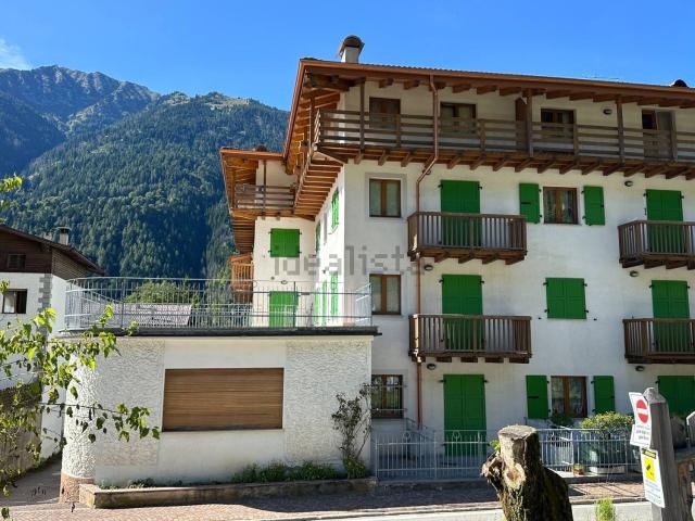 Appartamento in vendita di 100 m² in Via Antonio Ferrazza, 93