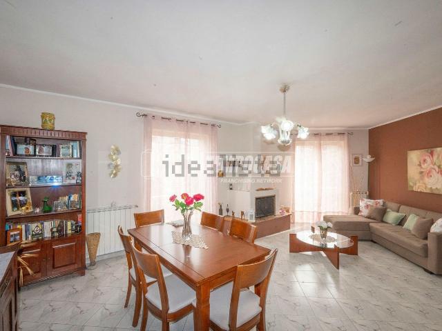 Appartamento in vendita di 100 m² in Via Acquicella