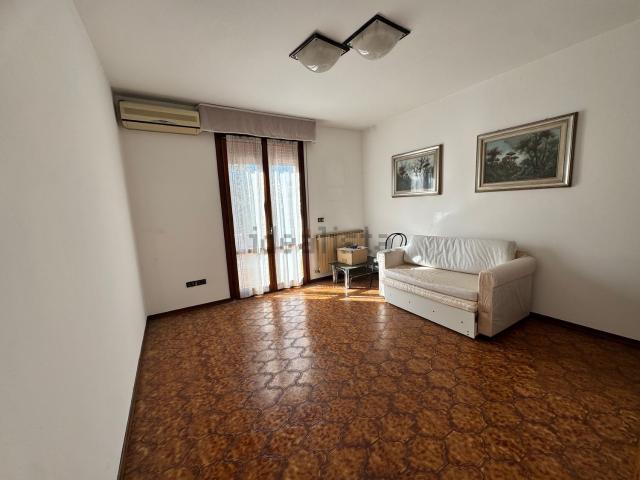 Appartamento in vendita di 100 m² in Via Adriatica