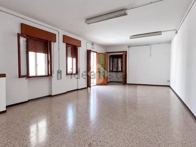 Appartamento in vendita di 100 m² in Via Aglaia Anassillide, 104