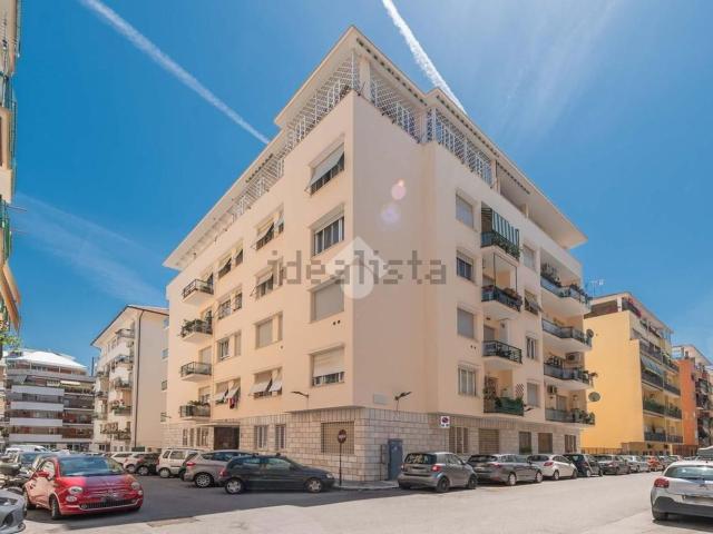 Appartamento in vendita di 100 m² in Via Alberico Albricci, 13