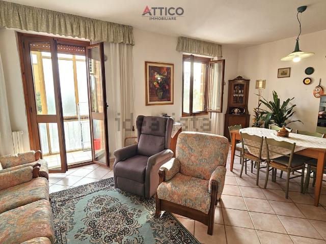 Appartamento in vendita di 100 m² in Via Alceo Cattalochino, 71
