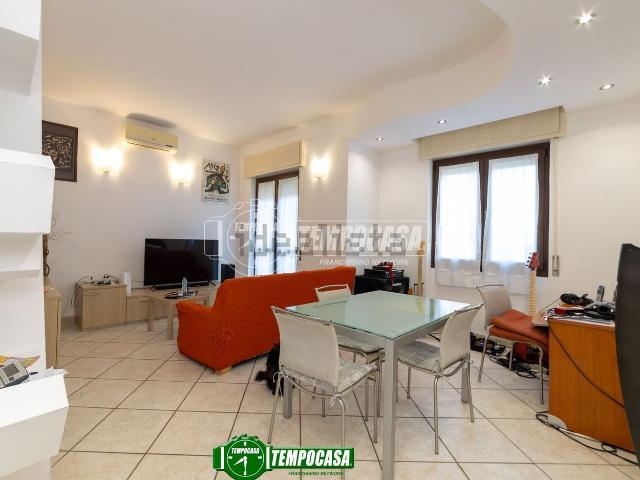 Appartamento in vendita di 100 m² in Via Alcide De Gasperi, 3