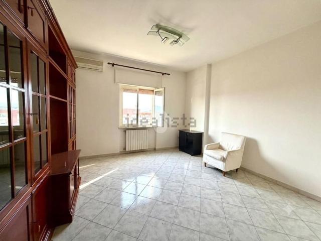 Appartamento in vendita di 100 m² in Via Alcide de Gasperi, 21
