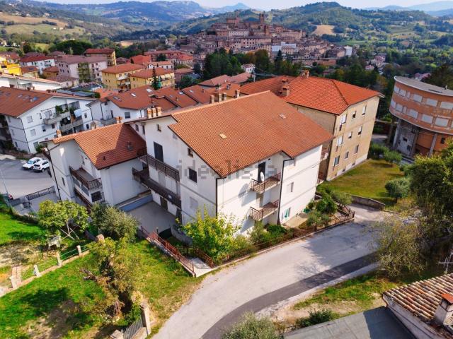 Appartamento in vendita di 100 m² in Via Alcide de Gasperi, 25