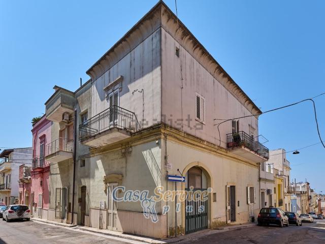 Appartamento in vendita di 100 m² in Via Alessandro Manzoni