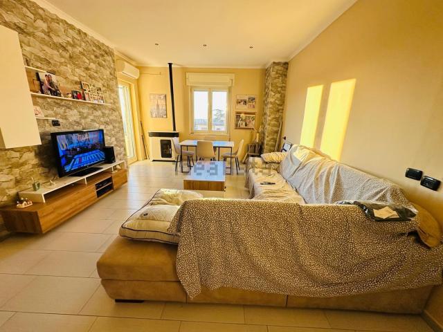 Appartamento in vendita di 100 m² in Via Alessandro Manzoni