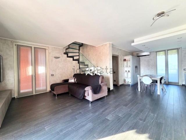 Appartamento in vendita di 100 m² in Via alla Chiesa, 11
