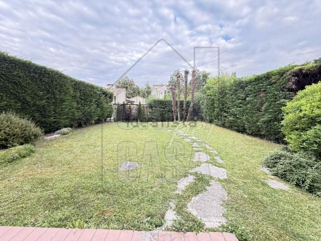 Appartamento in vendita di 100 m² in Via Appia Monterosso