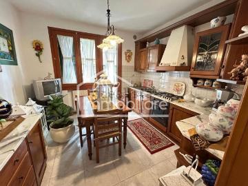 Appartamento in vendita di 100 m² in Via Benozzo Gozzoli, 50053