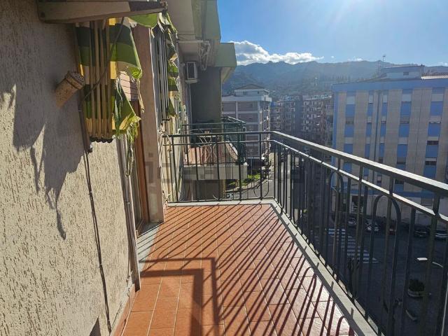 Appartamento in vendita di 100 m² in Via Bernardino Telesio