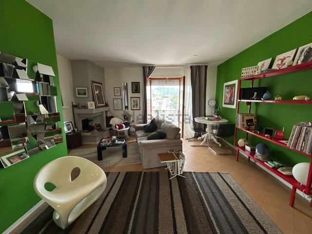 Appartamento in vendita di 100 m² in Via Brigate Partigiane