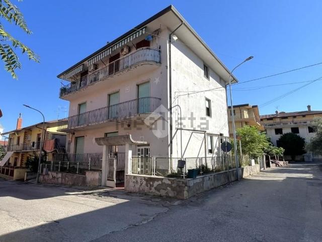 Appartamento in vendita di 100 m² in Via Buzii, 11