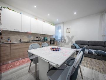 Appartamento in vendita di 100 m² in Via G. Zappaterra, 152