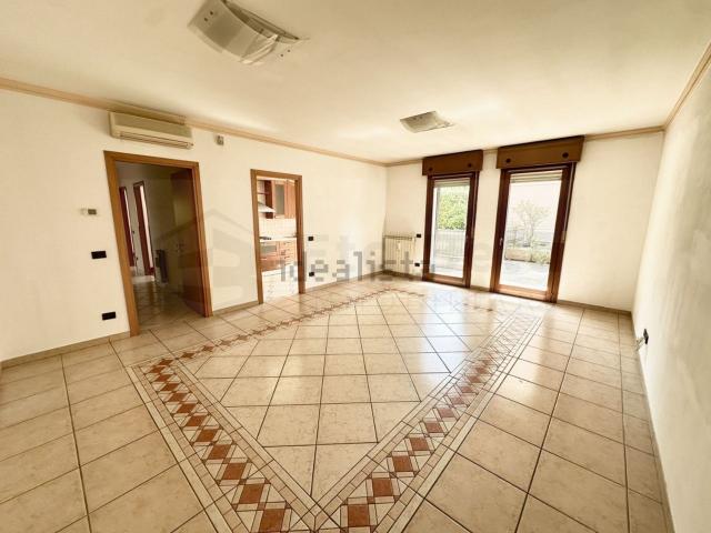 Appartamento in vendita di 100 m² in Via G. Leopardi