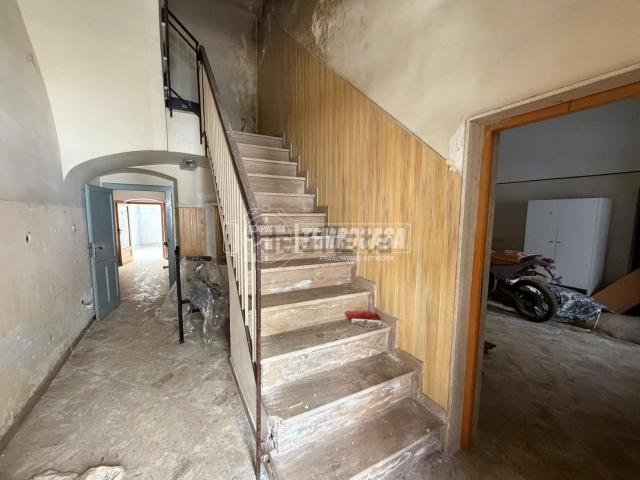 Appartamento in vendita di 100 m² in Via G. Pascoli, 19