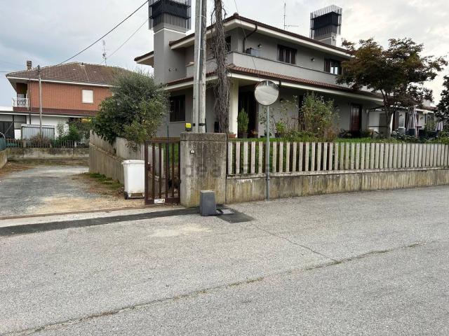 Appartamento in vendita di 100 m² in Via Gorizia, 14