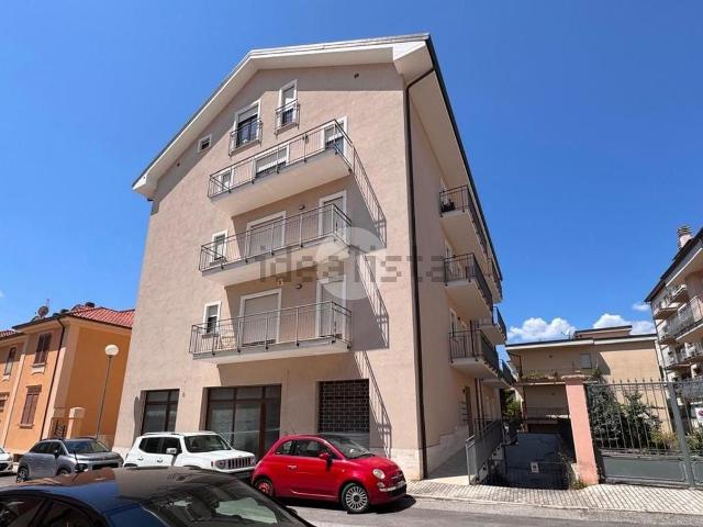 Appartamento in vendita di 100 m² in Via Gabriele D&apos Annunzio, 15