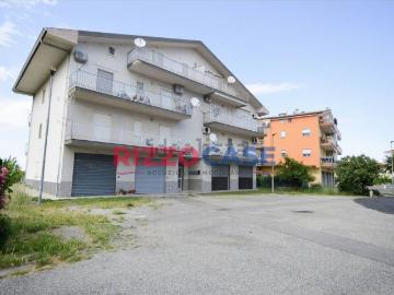 Appartamento in vendita di 100 m² in Via Generale Carlo Alberto dalla Chiesa, 16