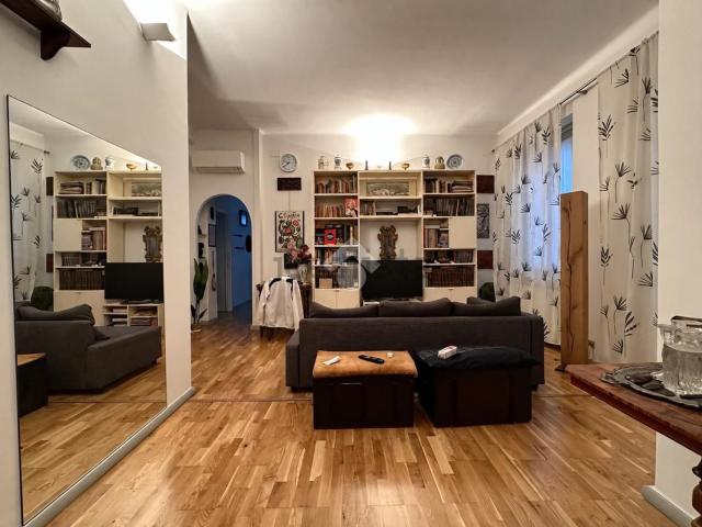 Appartamento in vendita di 100 m² in Via Giuseppe Casaregis, 5