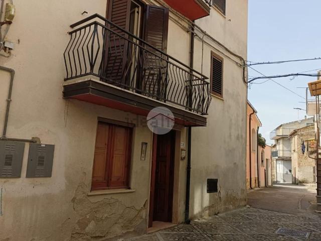 Appartamento in vendita di 100 m² in Via Giuseppe Garibaldi, 39