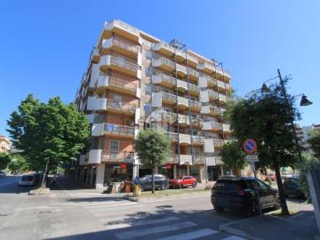 Appartamento in vendita di 100 m² in Via Giustino de Cecco, 3