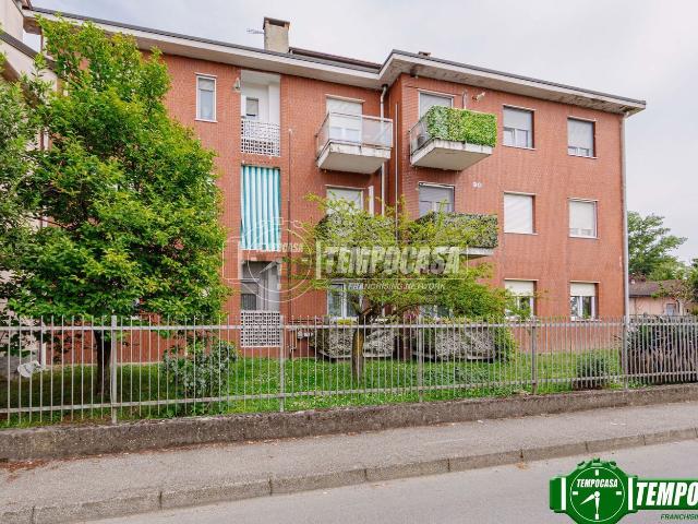 Appartamento in vendita di 100 m² in Via Giacomo Leopardi