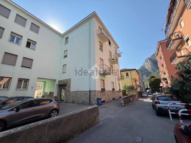 Appartamento in vendita di 100 m² in Via Giacomo Leopardi, 9