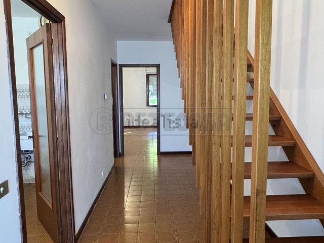 Appartamento in vendita di 100 m² in Via Giacomo Matteotti