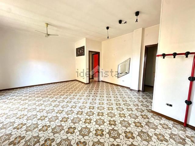 Appartamento in vendita di 100 m² in Via Giacomo Matteotti, 54