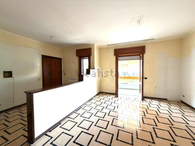 Appartamento in vendita di 100 m² in Via Giacomo Matteotti, 54