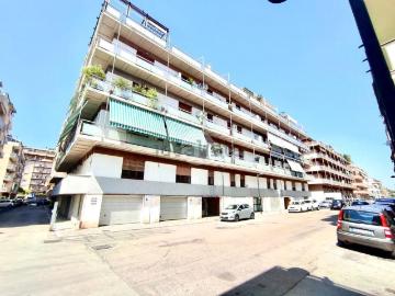 Appartamento in vendita di 100 m² in Via Giovanni Chiarini, 124
