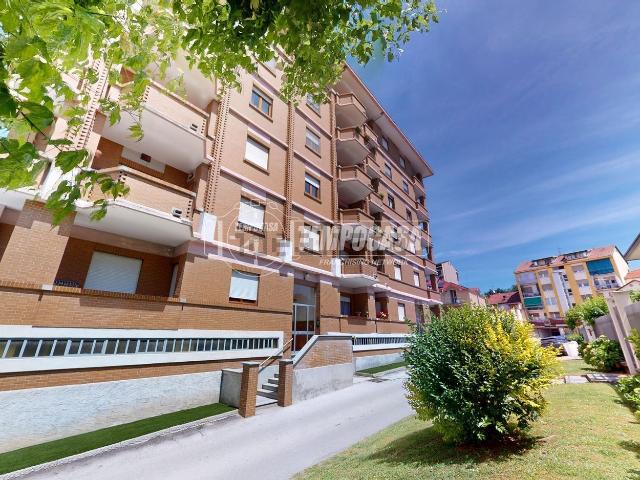 Appartamento in vendita di 100 m² in Via Giovanni Pascoli